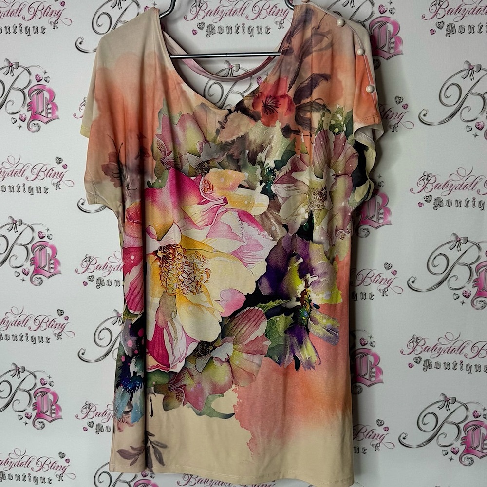Roz & Ali Tshirt Button Shoulders Orange Yellow Graphic Short Sleeve Blouse